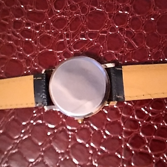 Rose Face Analog Leather Watch Black - Picture 5 of 6
